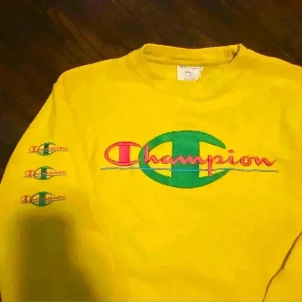 Vintage Champion sweatshirt in yellow/green color